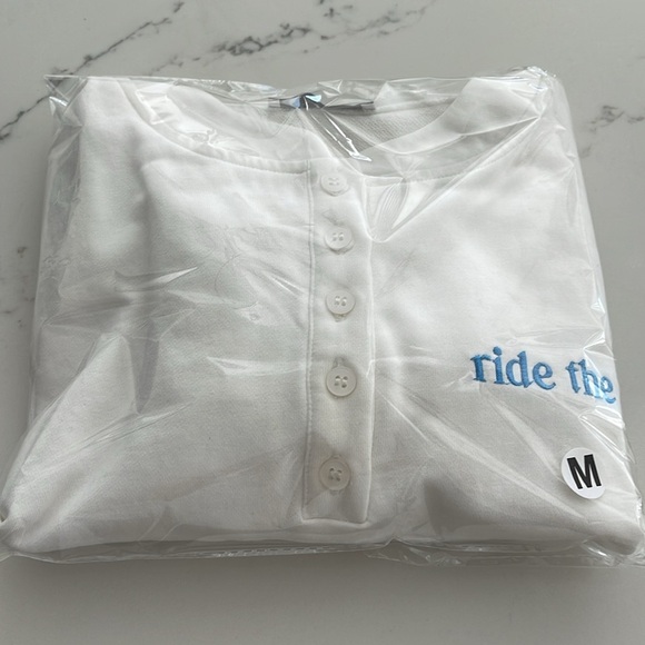 Grey Bandit Ride the Wave Long Sleeve Tee (New in package) - Picture 4 of 4